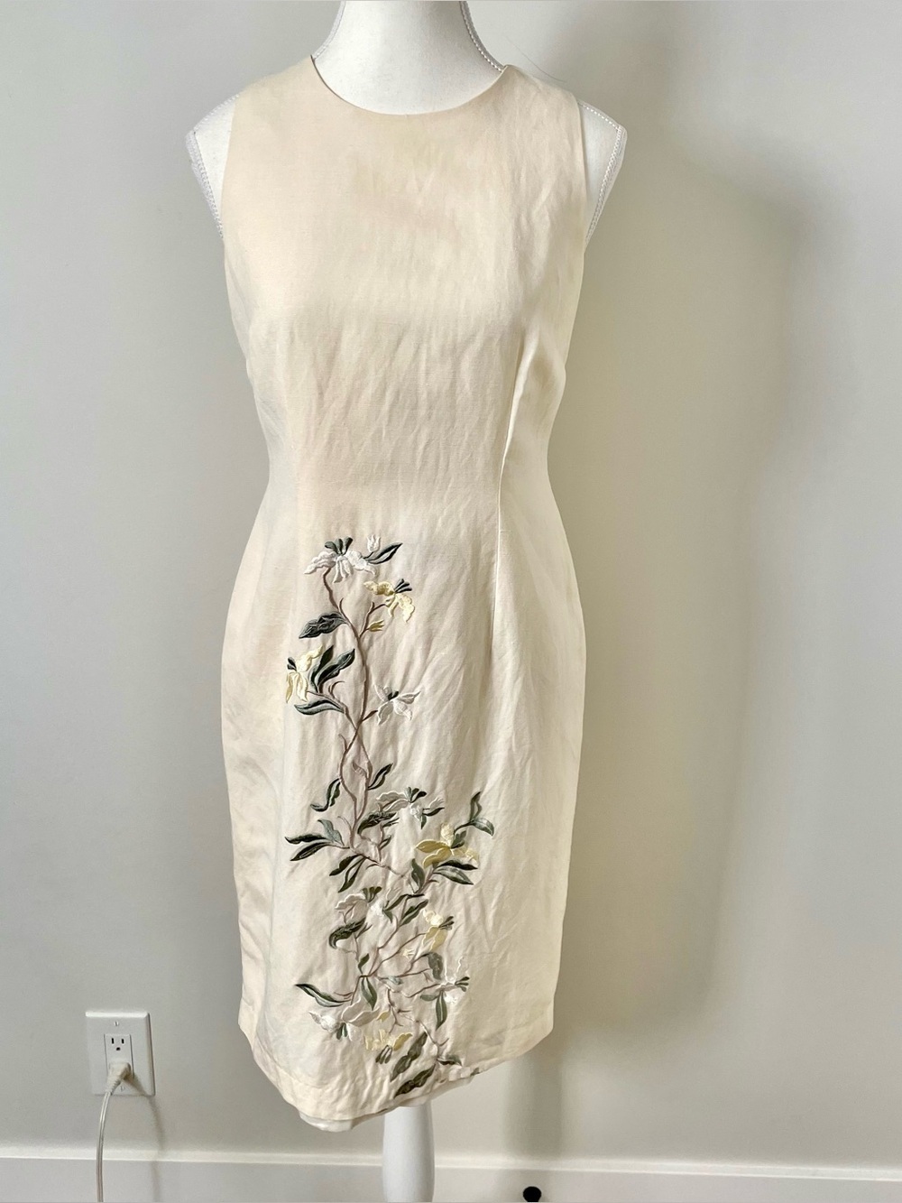 Vintage Donna Morgan Linen Blend Embroidered Floral Dress Size 6 Petite